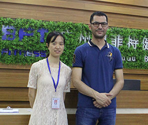 卡塔尔客户五年后再次来草莓直播在线观看免费播放高清采购健身器械
