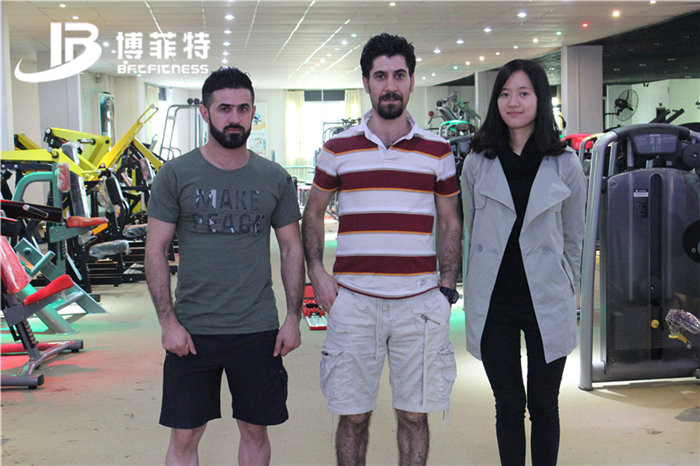 伊拉克客户来中国广州草莓直播在线观看免费播放高清健身器材有限公司进口健身器材