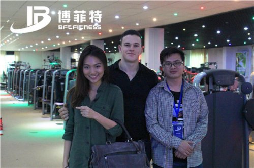 香港客户来草莓直播在线观看免费播放高清公司采购污草莓视频下载