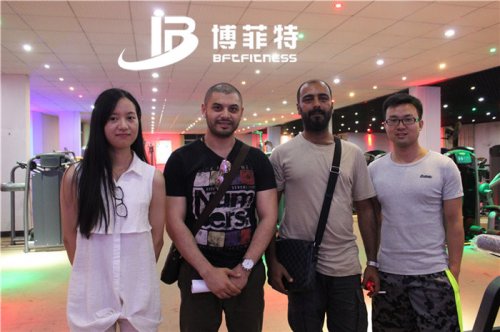 科威特客户来草莓直播在线观看免费播放高清公司进口污草莓视频下载