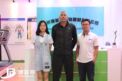 西非的摩洛哥客户来草莓直播在线观看免费播放高清购买健身房器材