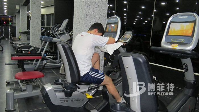 草莓直播在线观看免费播放高清卧式健身车