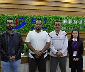 沙特阿拉伯客户到中国进口草莓直播在线观看免费播放高清健身器材