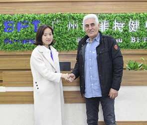 肯尼亚客户找跑步机生产草莓视频色版APP 并与草莓直播在线观看免费播放高清工厂合作