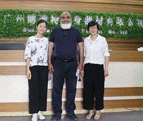 沙特客户来中国进口草莓直播在线观看免费播放高清健身器材